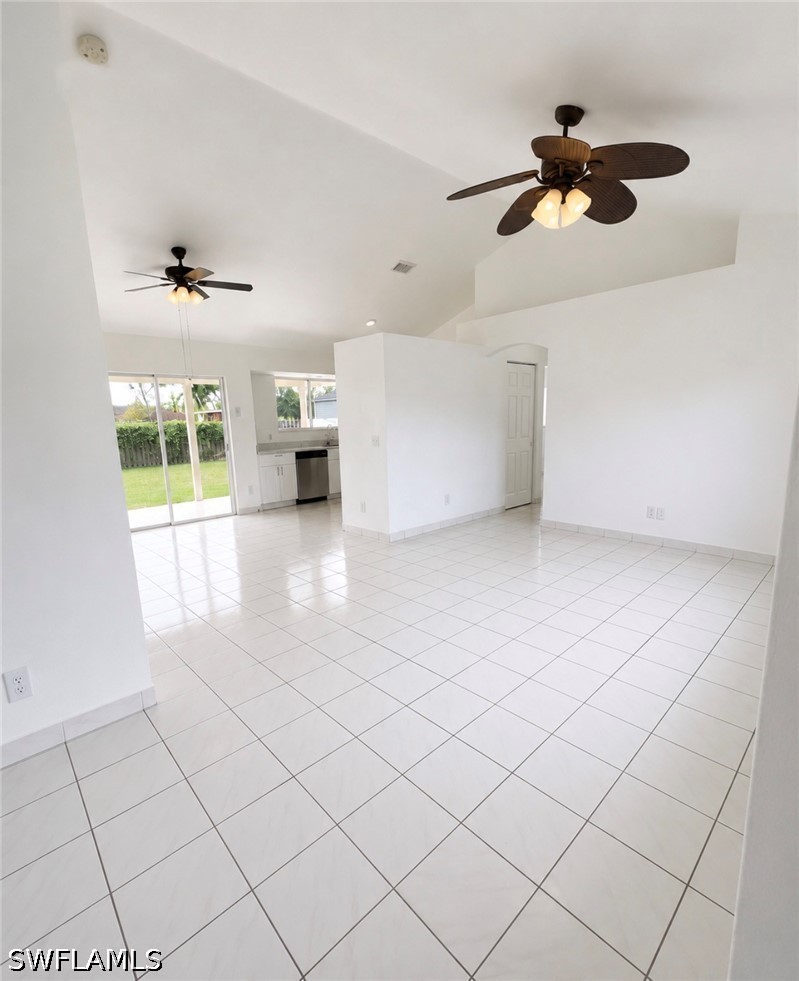 2 Bed SingleFamilyResidence for Sale in Naples, FL, $2,400 — photo 6