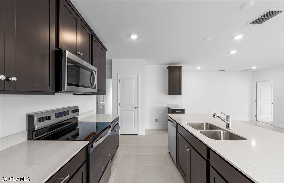 4 Bed SingleFamilyResidence for Sale in Caloosa Cove, FL — photo 6