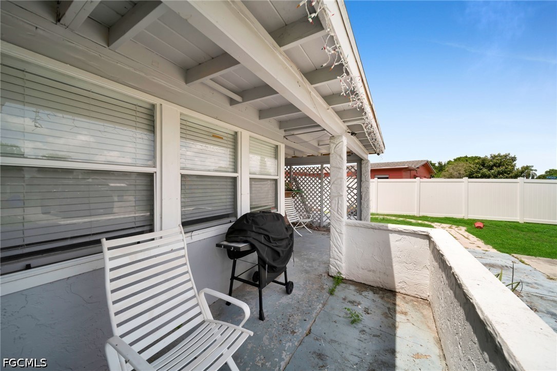 2 Bed Pool Home for Sale in Willow Brook Farms, photo 6