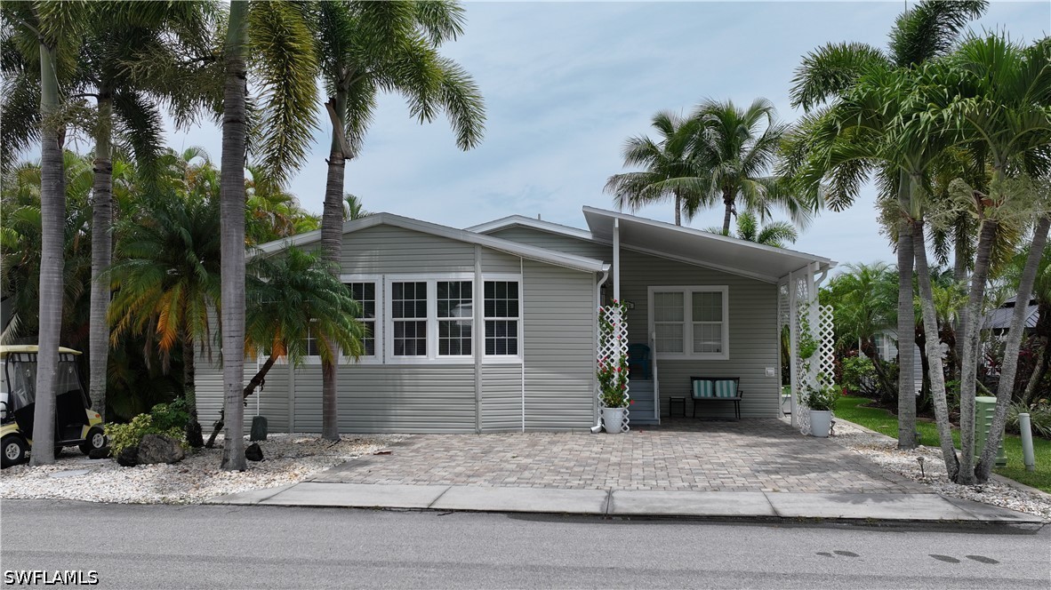 2 Bed SingleFamilyResidence for Sale in Fort Myers, photo 6