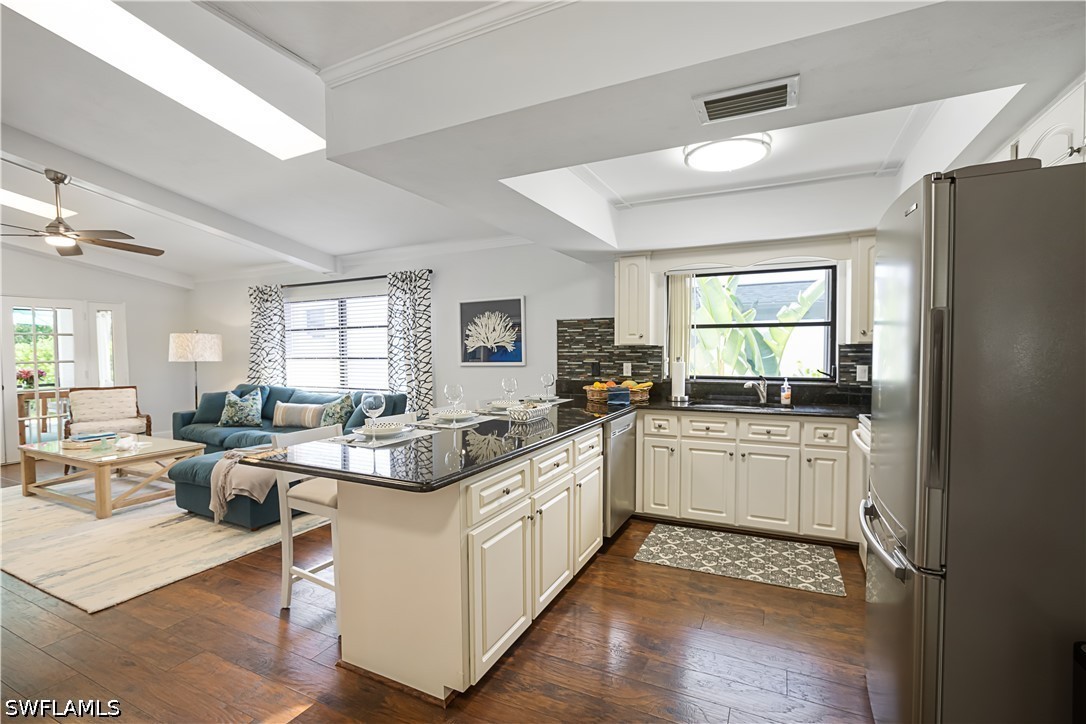 3 Bed Pool Home for Sale in Naples Park, photo 6