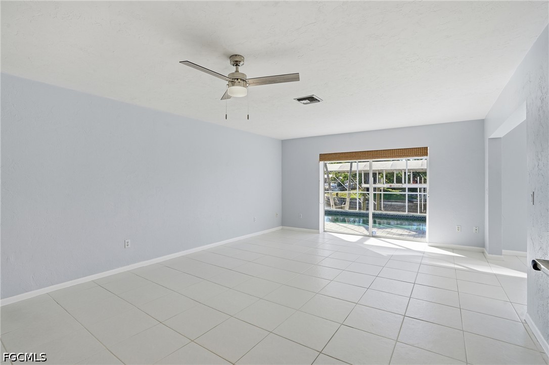 3 Bed Pool Home for Sale in Mcgregor Isles, photo 6