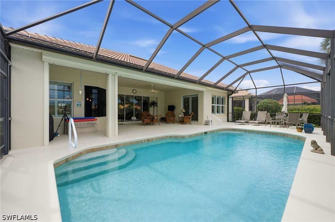 2 Bed Pool Home for Sale in Hawthorne, photo 6