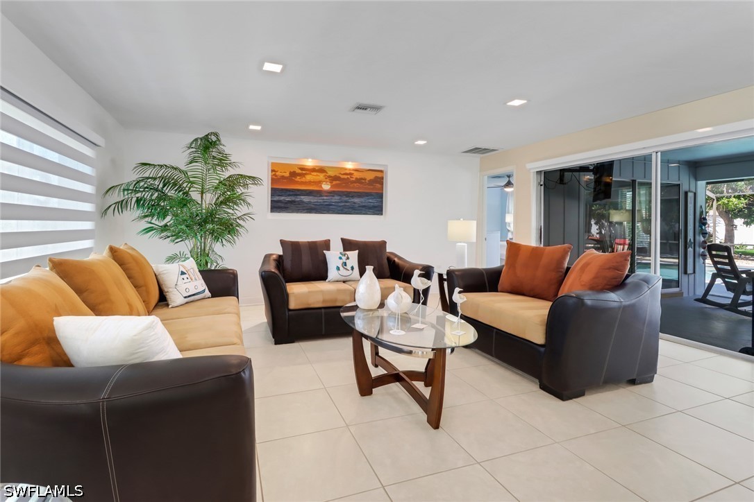 3 Bed Pool Home for Sale in Marco Island, photo 6