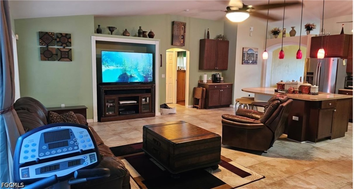 3 Bed Pool Home for Sale in Mirror Lakes, photo 6
