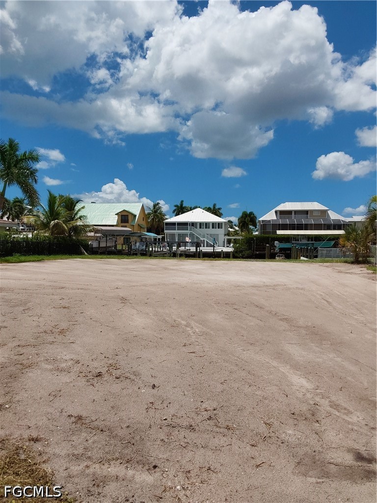 Waterfront Home for Sale in Siesta Isles, photo 6