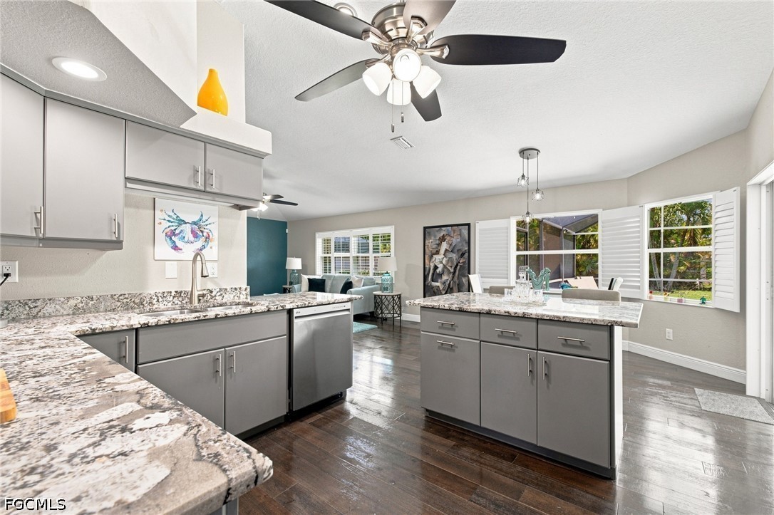 3 Bed Pool Home for Sale in Meadowbrook, photo 6