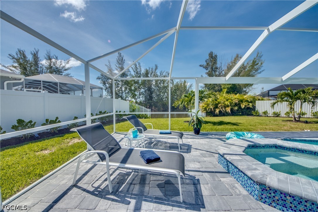 3 Bed Pool Home for Sale in Cape Coral, photo 6
