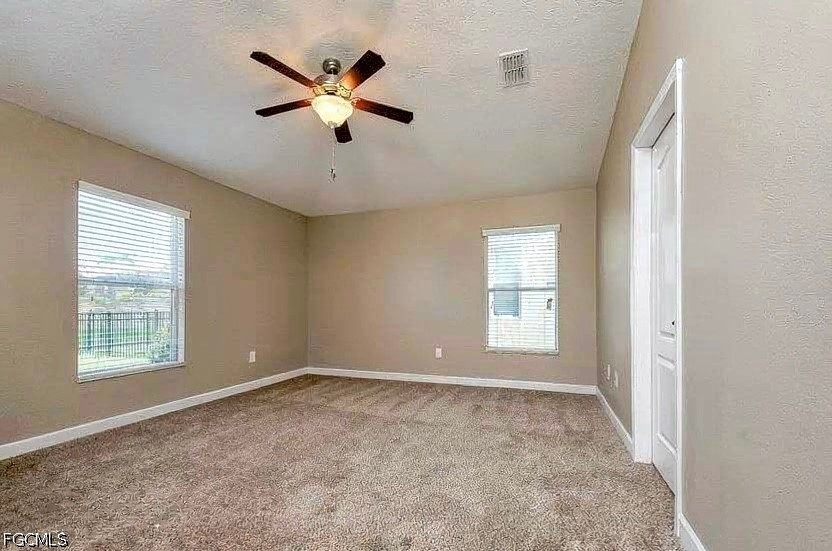 4 Bed SingleFamilyResidence for Sale in Davenport, photo 6