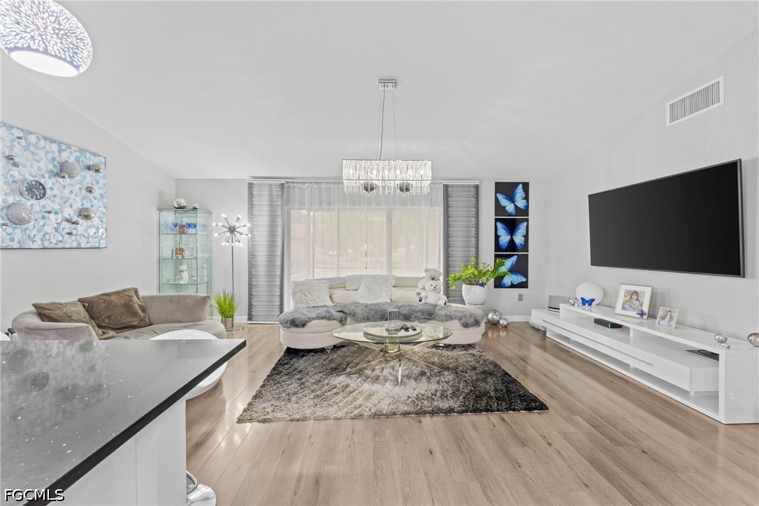 2 Bed Attached for Sale in Pinebrook Woods, photo 6