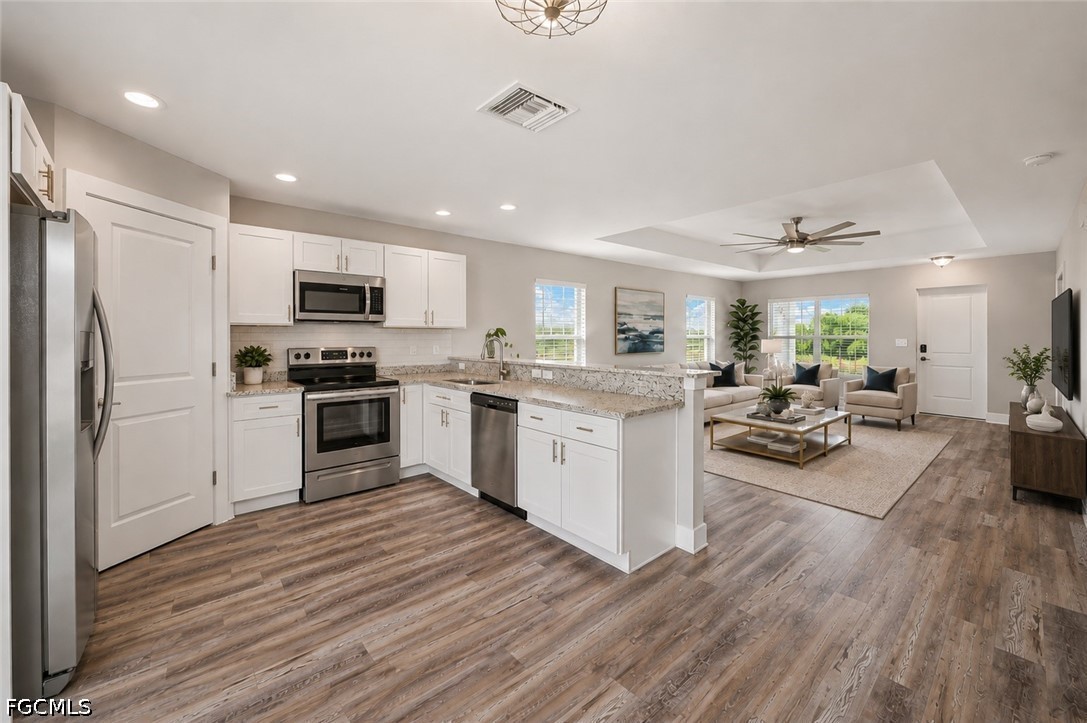 3 Bed SingleFamilyResidence for Sale in Cape Coral, photo 6