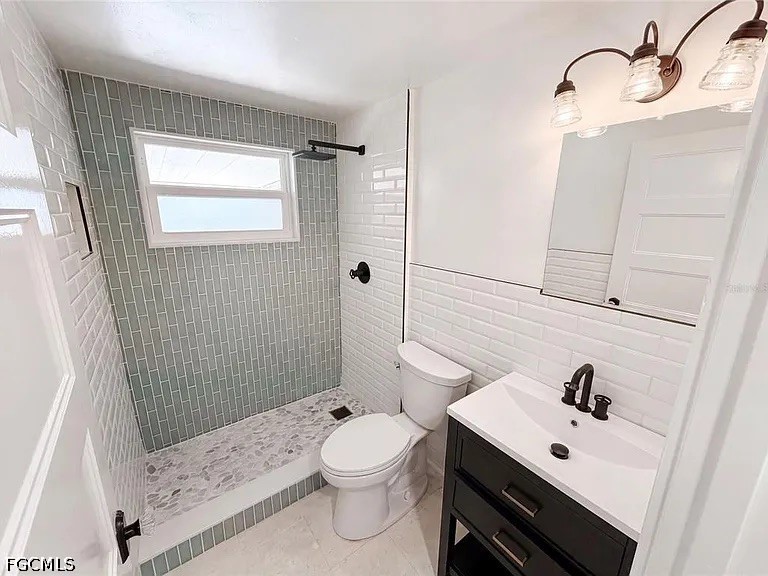 3 Bed SingleFamilyResidence for Sale in Hudson, photo 6