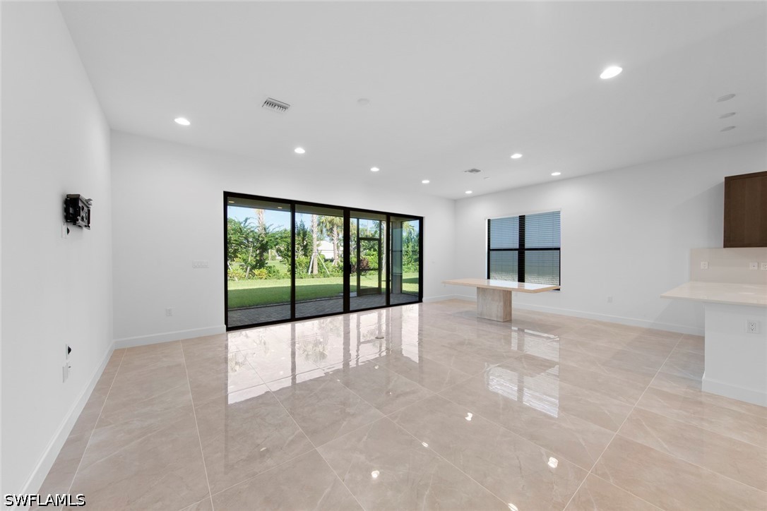 3 Bed SingleFamilyResidence for Sale in Estero, photo 6