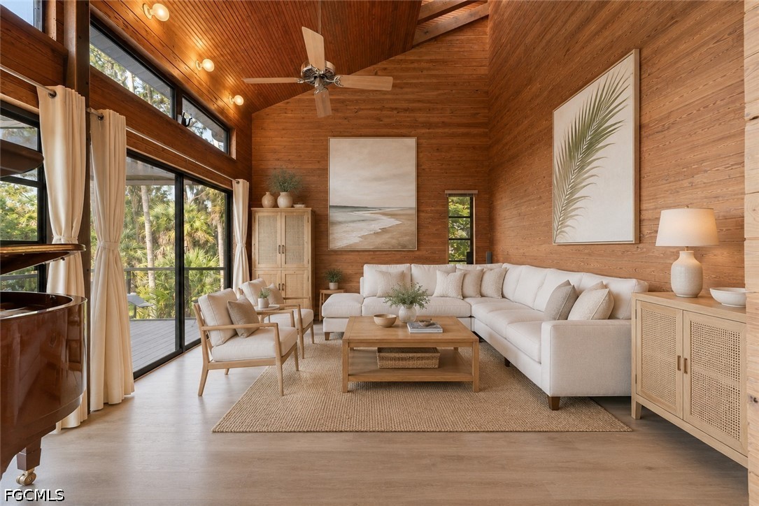 4 Bed Waterfront Home for Sale in Labelle, photo 6