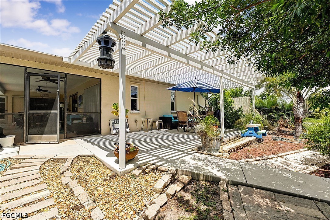 3 Bed Pool Home for Sale in Cape Coral, photo 6