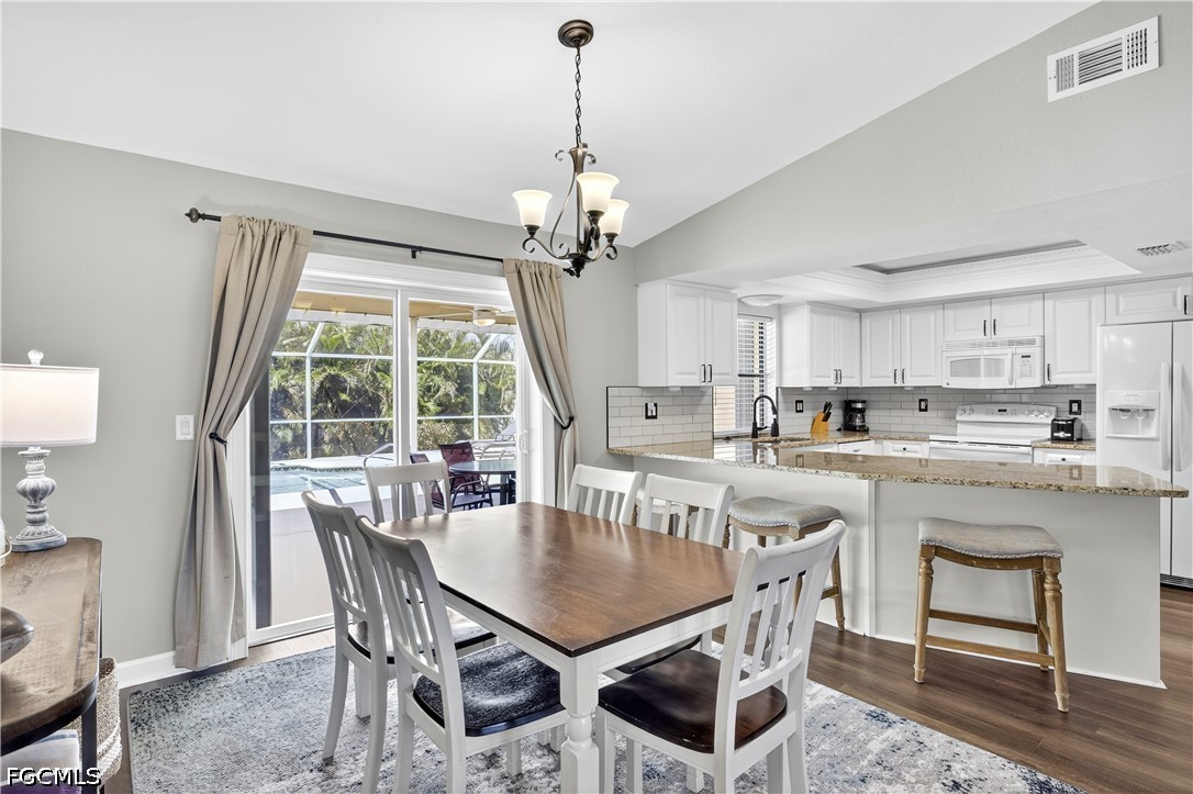 3 Bed Pool Home for Sale in Cape Coral, photo 6