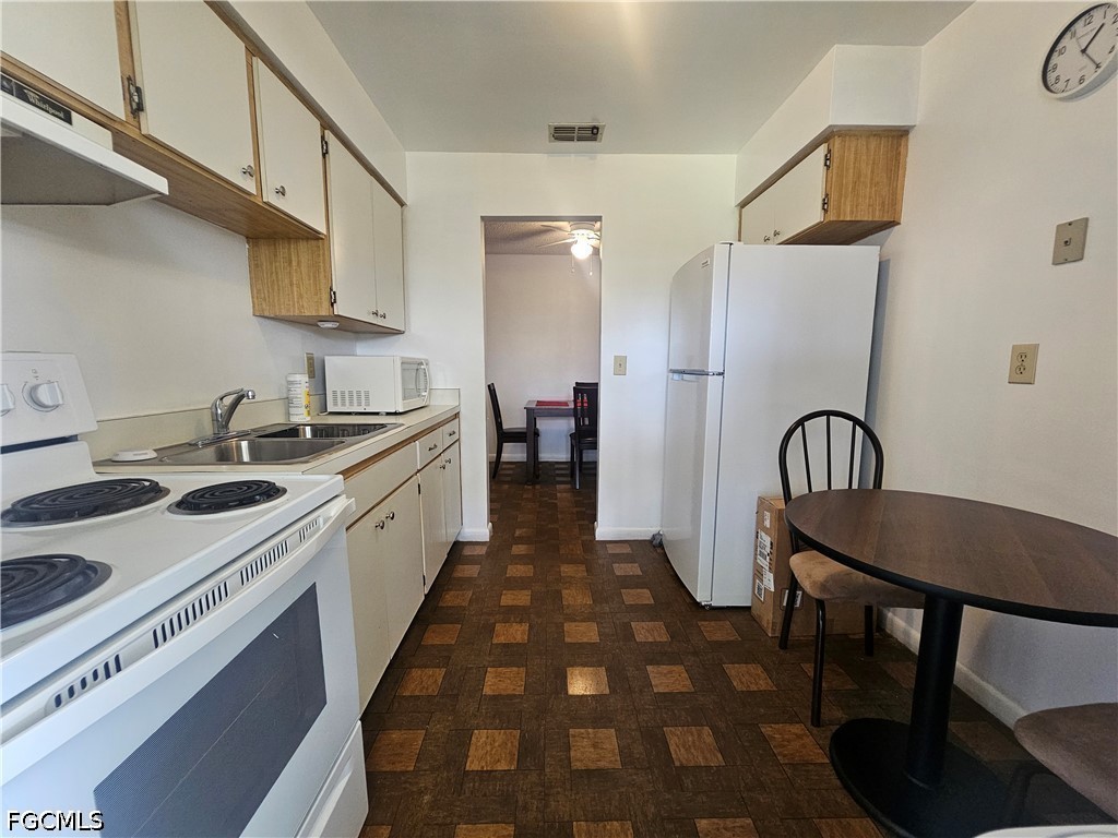 1 Bed Duplex for Sale in Pinewood Condominium, photo 6