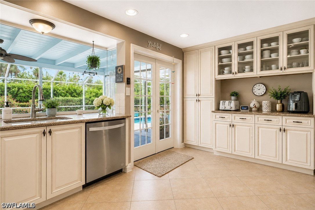 2 Bed Pool Home for Sale in Tanglewood, photo 6
