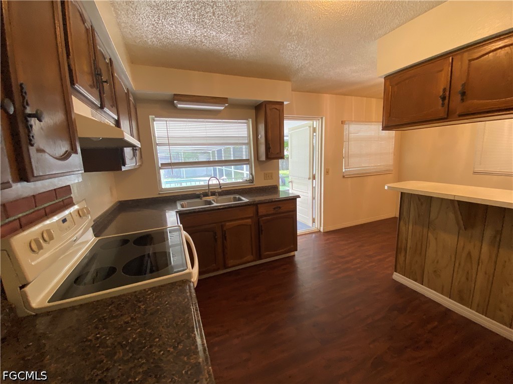 3 Bed Pool Home for Sale in North Fort Myers, photo 6