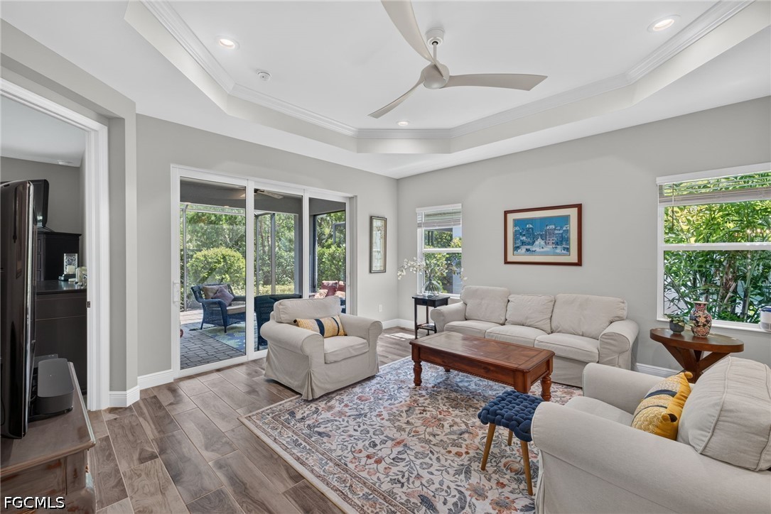 2 Bed Attached for Sale in Naples, photo 6