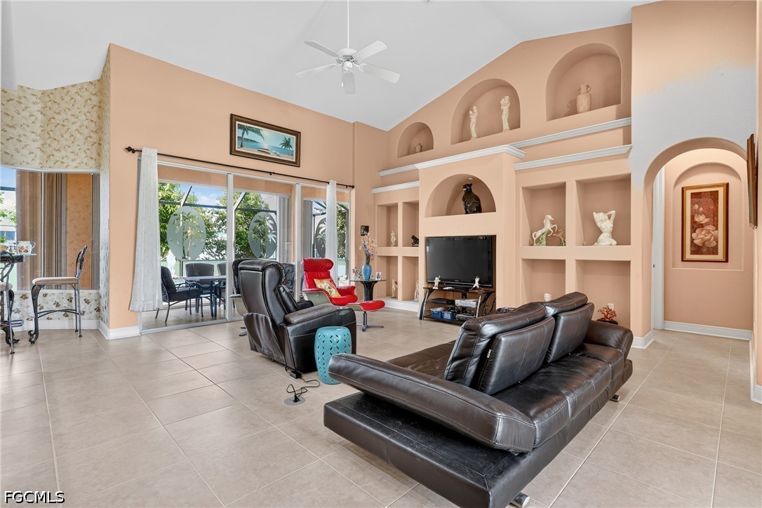 3 Bed Pool Home for Sale in Cape Coral, photo 6