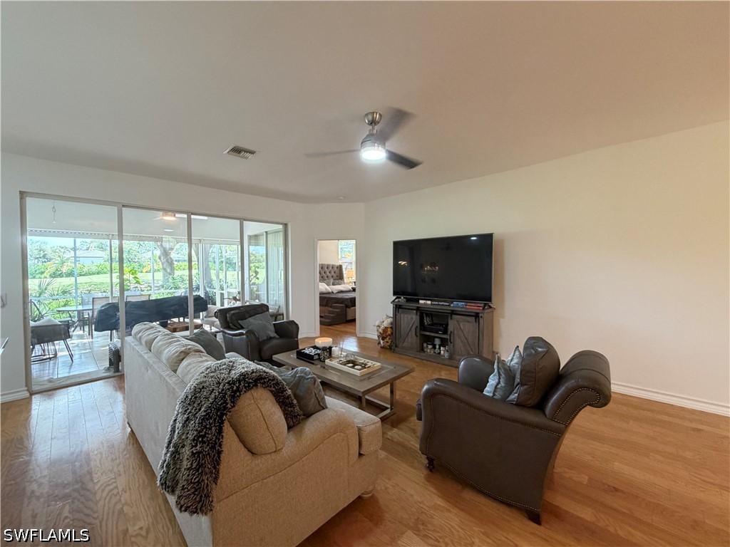 2 Bed SingleFamilyResidence for Sale in Naples, photo 6