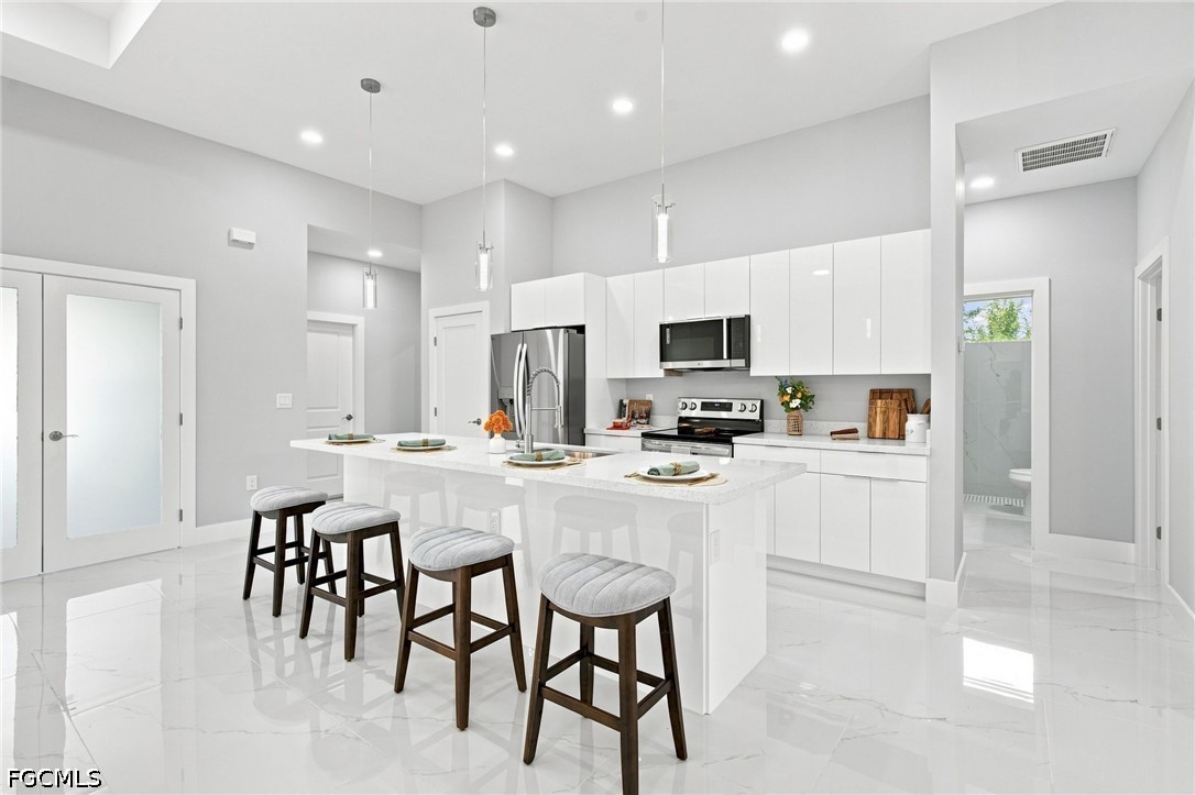 3 Bed SingleFamilyResidence for Sale in Lehigh Acres, photo 6