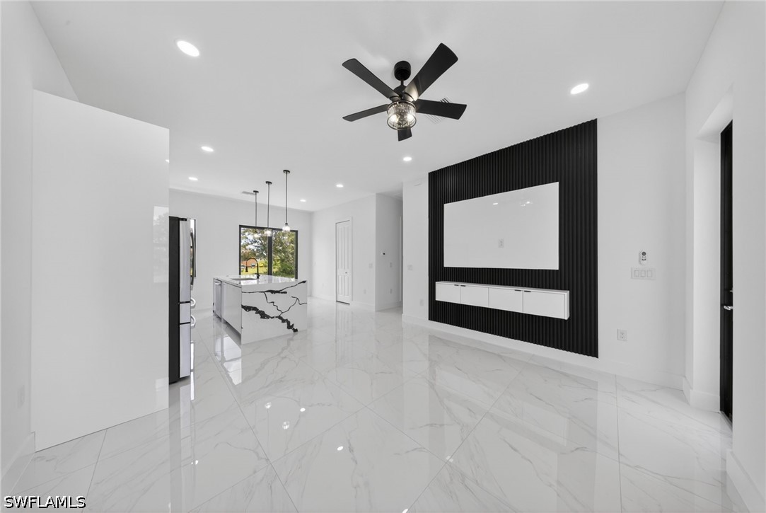 3 Bed SingleFamilyResidence for Sale in Lehigh Acres, photo 6