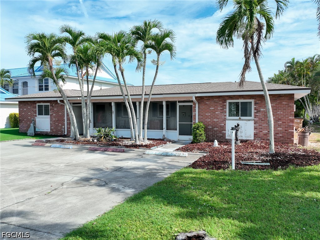 4 Bed Waterfront Home for Sale in Cape Coral, photo 6