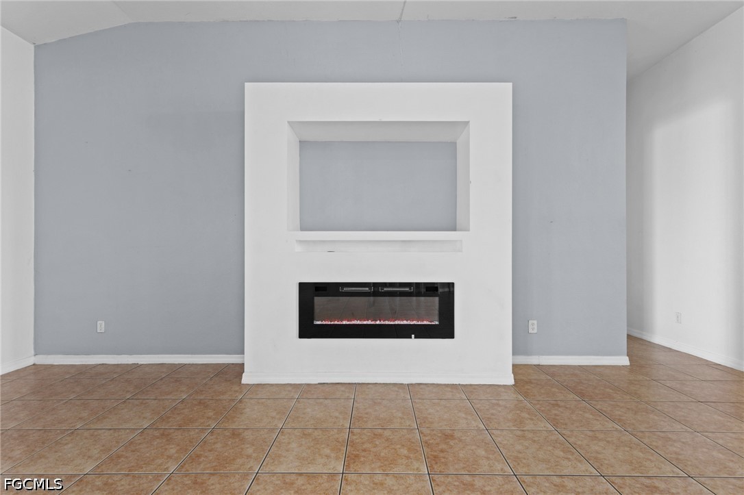 3 Bed SingleFamilyResidence for Sale in Cape Coral, photo 6