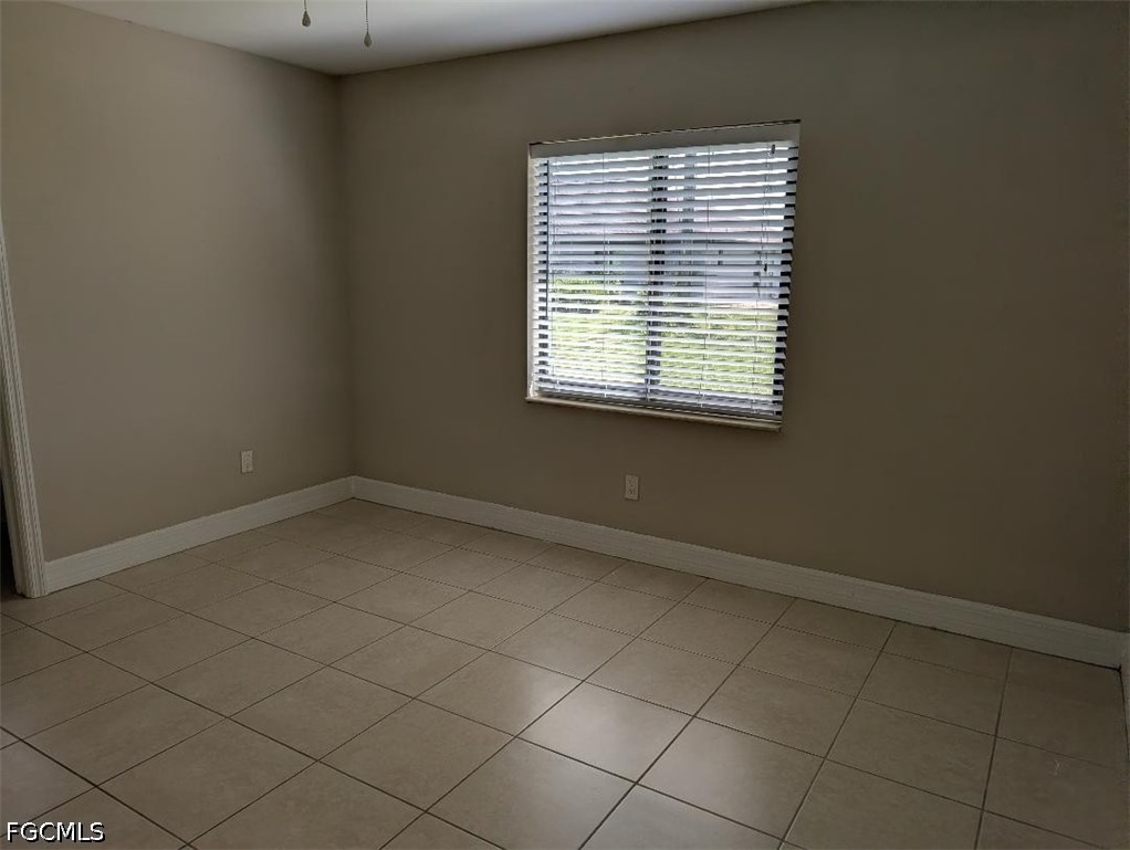 3 Bed Duplex for Sale in Cape Coral, photo 6