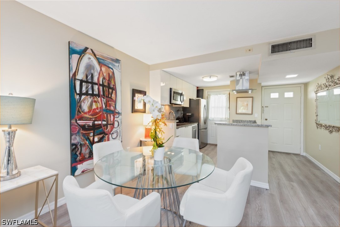 2 Bed Pool Home for Sale in Town Manor, photo 6