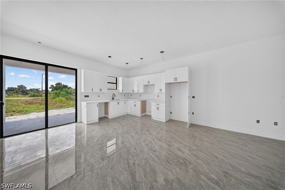 6 Bed Duplex for Sale in Lehigh Acres, photo 6