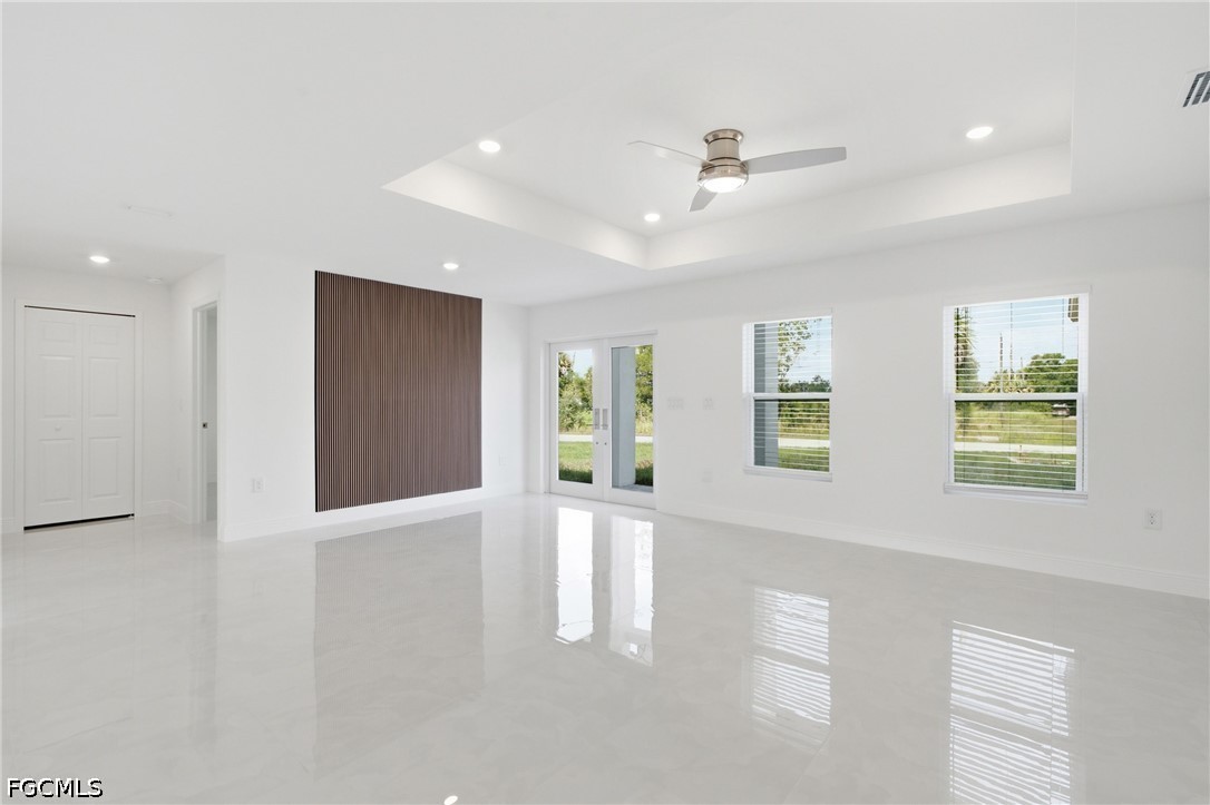 3 Bed SingleFamilyResidence for Sale in Lehigh Acres, photo 6