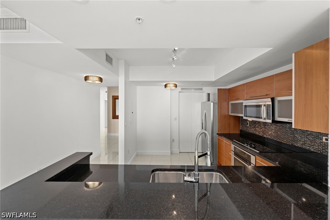 2 Bed Waterfront Home for Sale in Oasis, photo 6