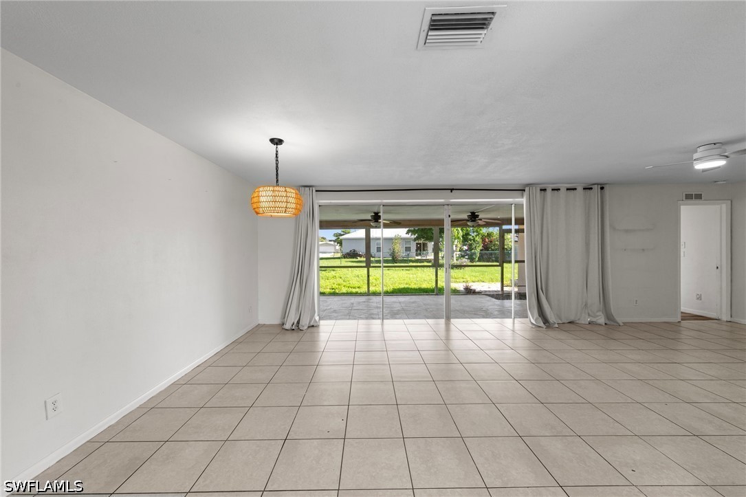 3 Bed SingleFamilyResidence for Sale in Cape Coral, photo 6