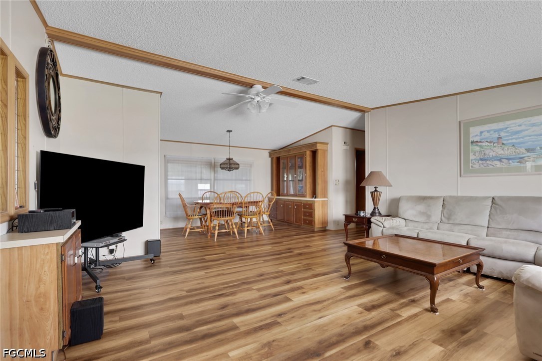 2 Bed ManufacturedHome for Sale in Tamiami Village, photo 6