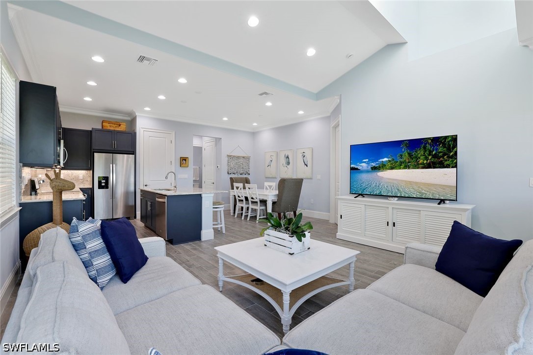 2 Bed Attached for Sale in Naples, photo 6