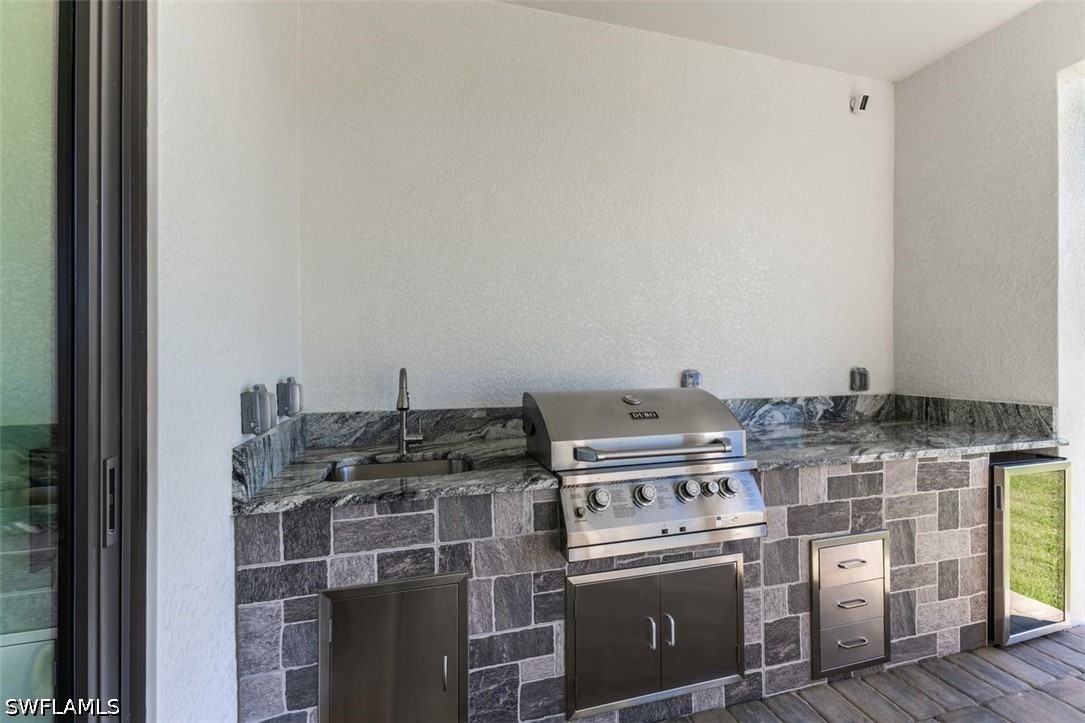 3 Bed SingleFamilyResidence for Sale in Cape Coral, photo 6