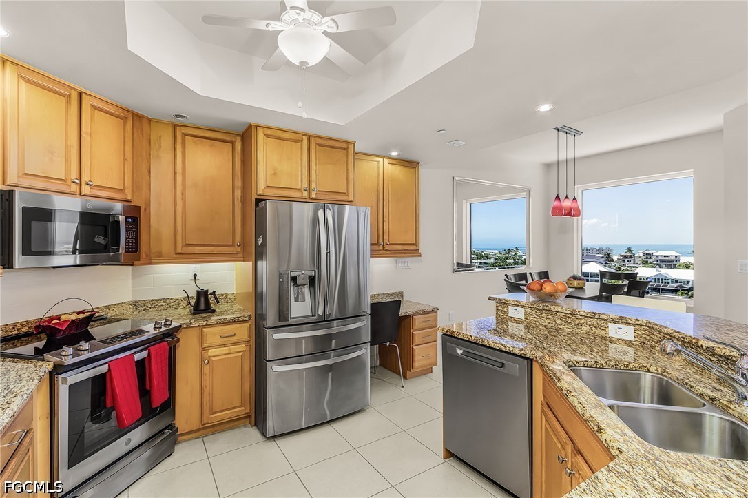 3 Bed Waterfront Home for Sale in Waterside At Bay Beach, photo 6