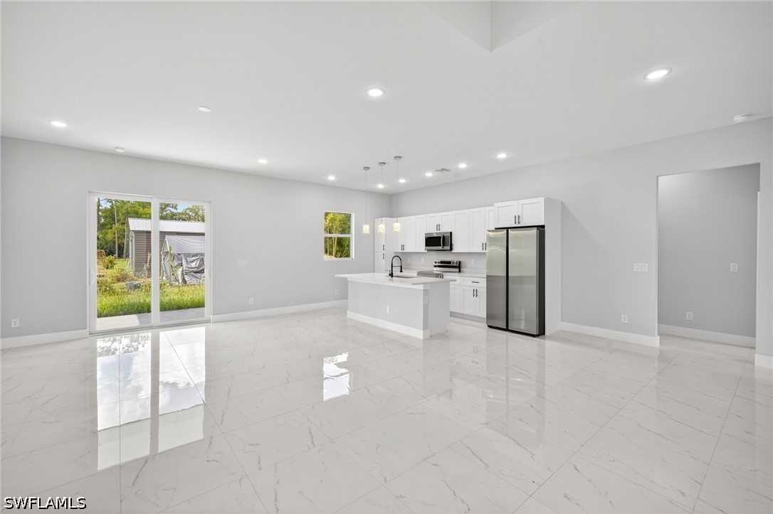 4 Bed SingleFamilyResidence for Sale in Lehigh Acres, photo 6