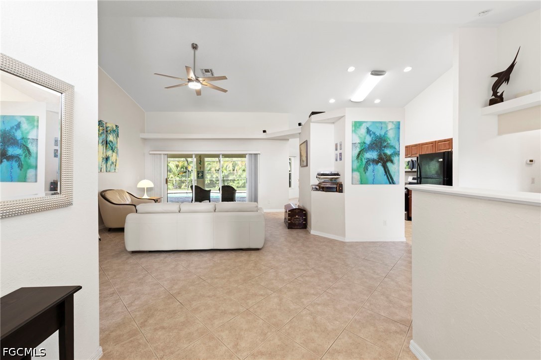 3 Bed Pool Home for Sale in Cape Coral, photo 6