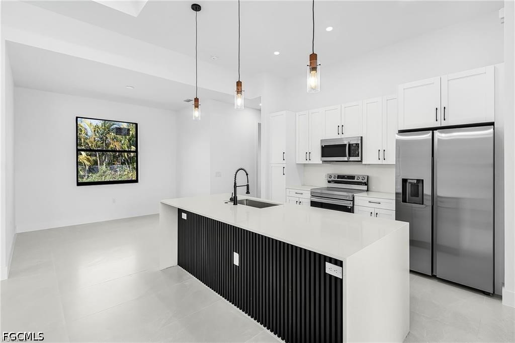 4 Bed SingleFamilyResidence for Sale in Cape Coral, photo 6
