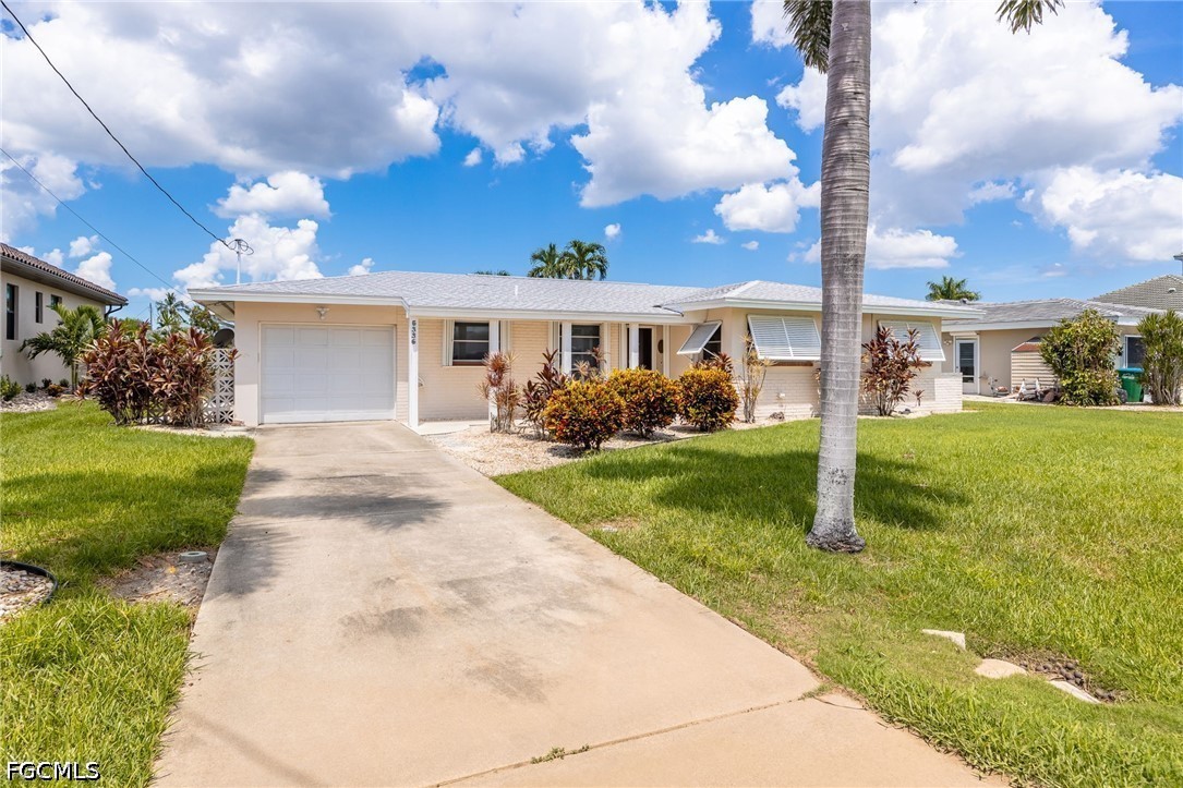 3 Bed Waterfront Home for Sale in Cape Coral, photo 6