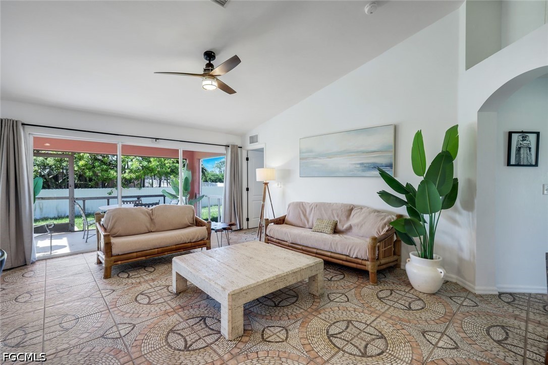 3 Bed SingleFamilyResidence for Sale in Cape Coral, photo 6
