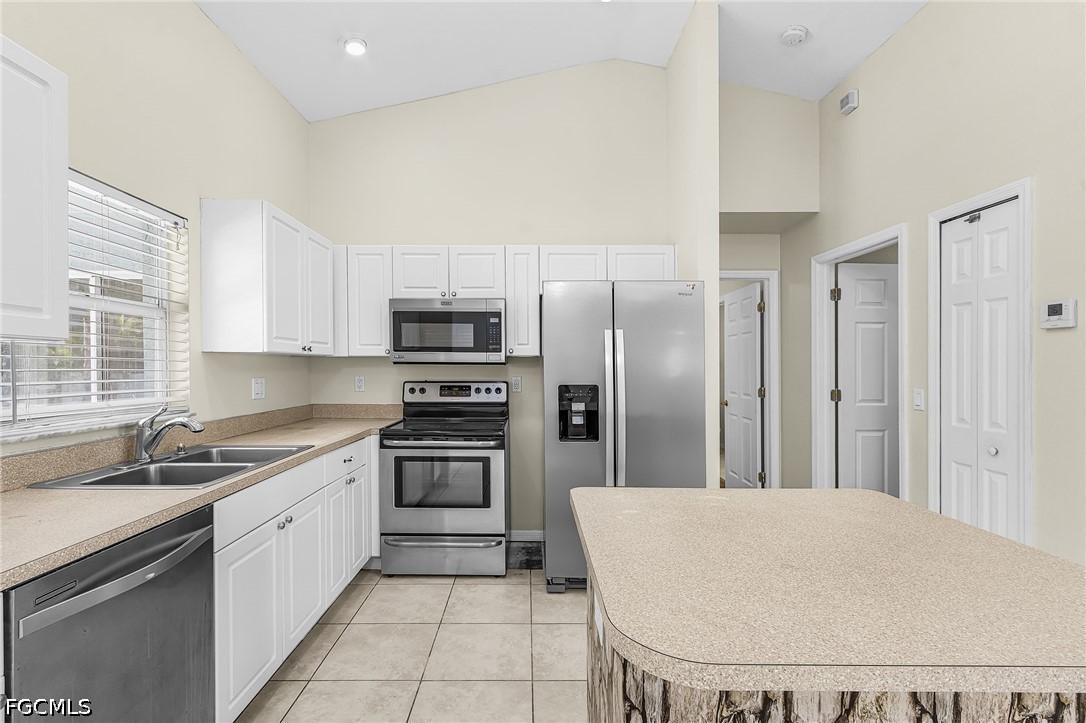 4 Bed SingleFamilyResidence for Sale in Cape Coral, photo 6