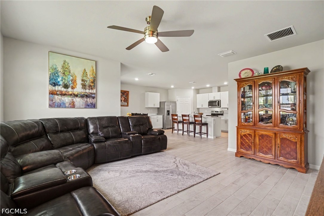 4 Bed SingleFamilyResidence for Sale in Cape Coral, photo 6