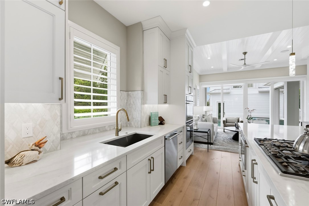 5 Bed Pool Home for Sale in Olde Naples, photo 6