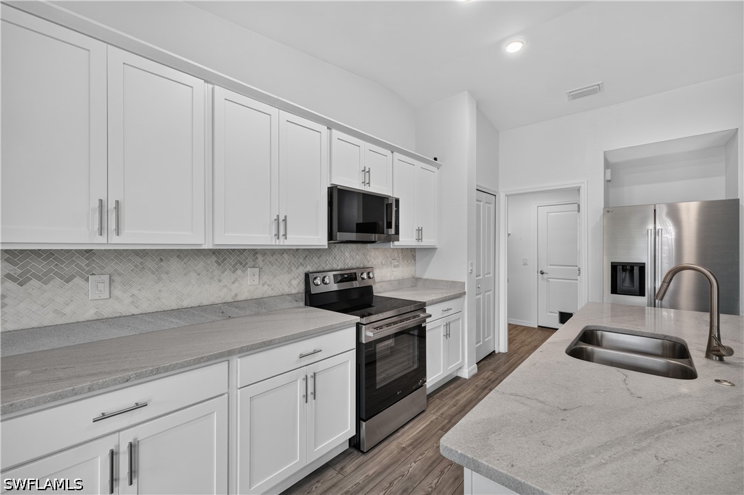 4 Bed SingleFamilyResidence for Sale in Cape Coral, photo 6