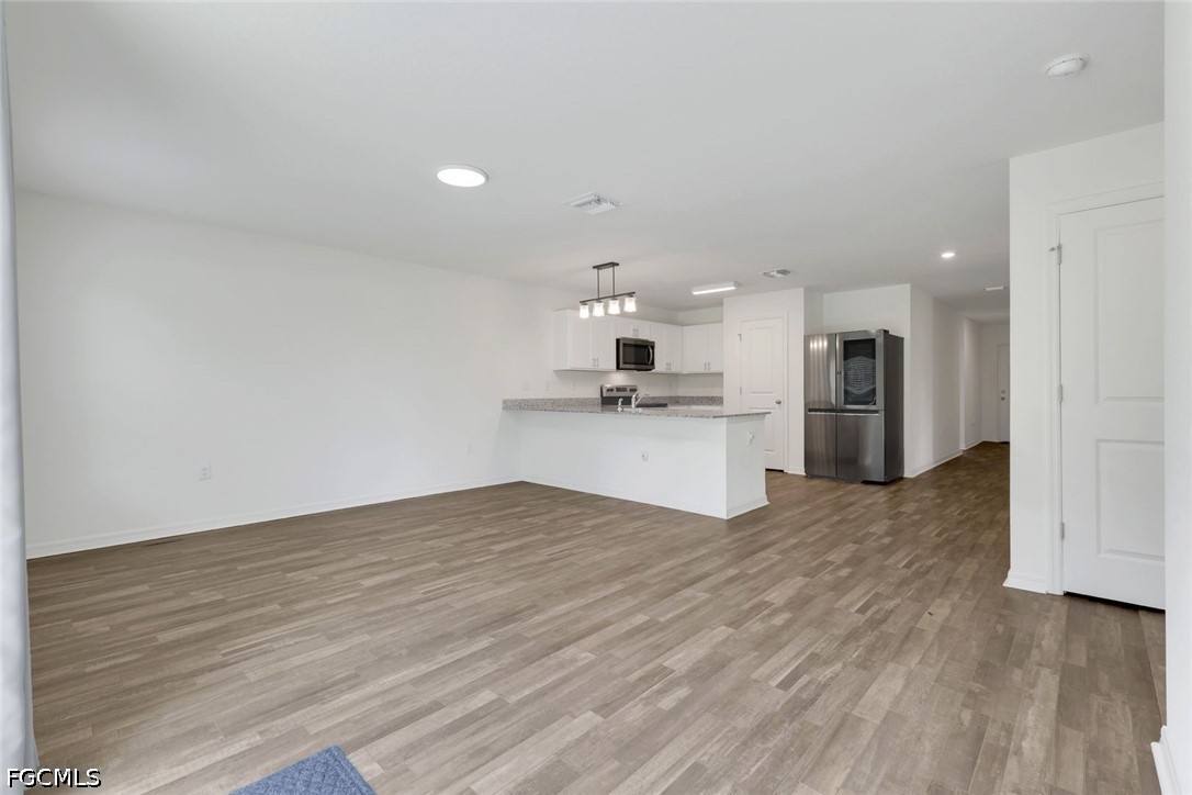 4 Bed SingleFamilyResidence for Sale in Cape Coral, photo 6